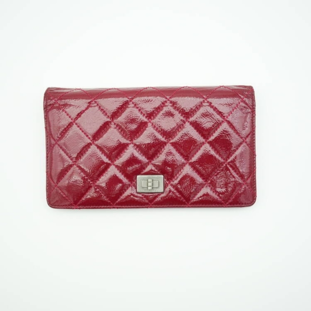 CHANEL authentic Elegant Red Wallet
